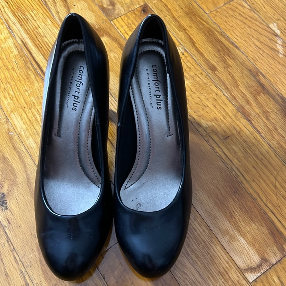 Comfort Plus By Predictions Heels Size 6 Black